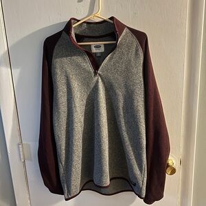 Old Navy Men's Gray and Burgundy Sweater